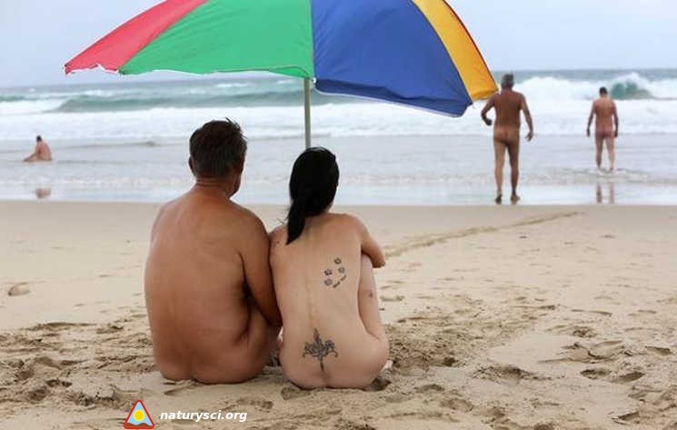 Para naturystów na plaży Mpenjati Beach w RPA
