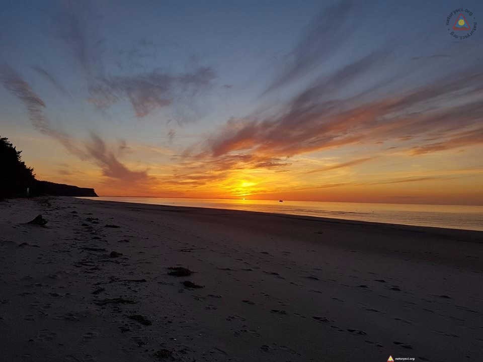 Wiosną też pięknie zachodzi :) 
